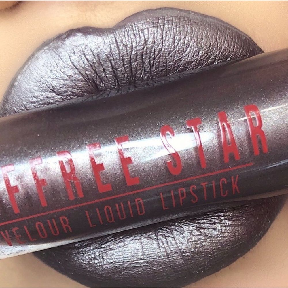 Jeffree Star Velour Liquid Lipstick in RESTRAINTS